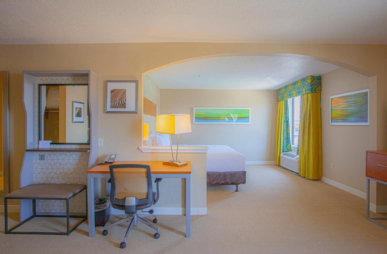 Holiday Inn & Suites Spring - The Woodlands Esterno foto